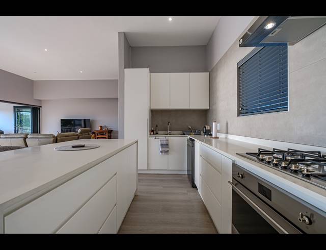 2 BEDROOM APARTMENT FOR SALE IN SHAKAS ROCK